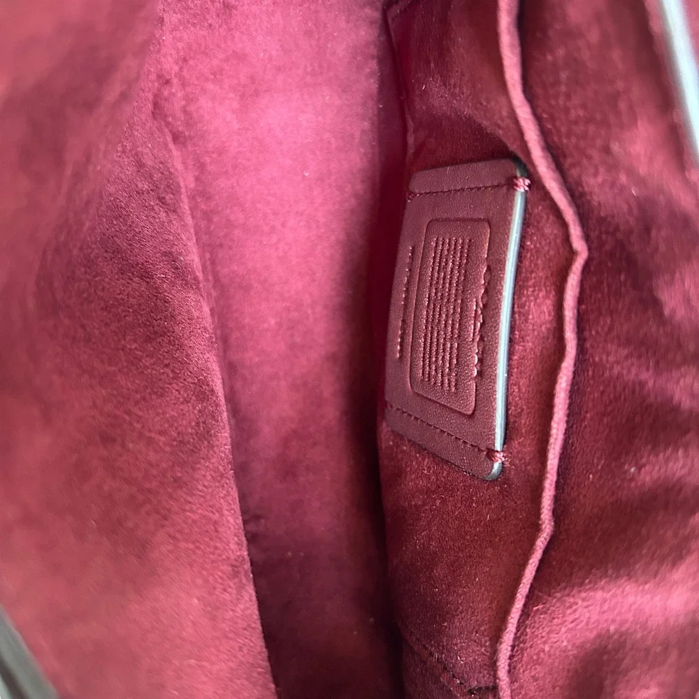 Coach Kleo 17 Red Pebbled Leather Shoulder Bag Excellent